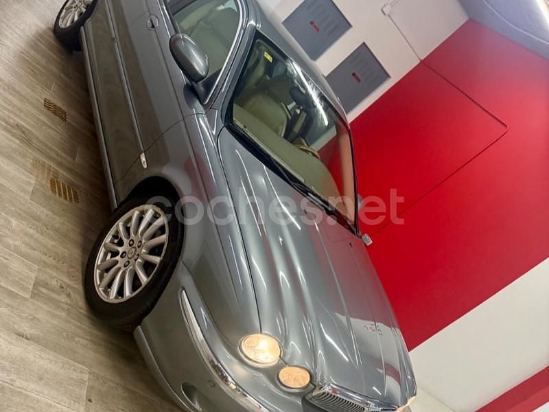 Usado Jaguar X-type Executive 196 CV (144 kW) 2005 Gris / plata Berlina