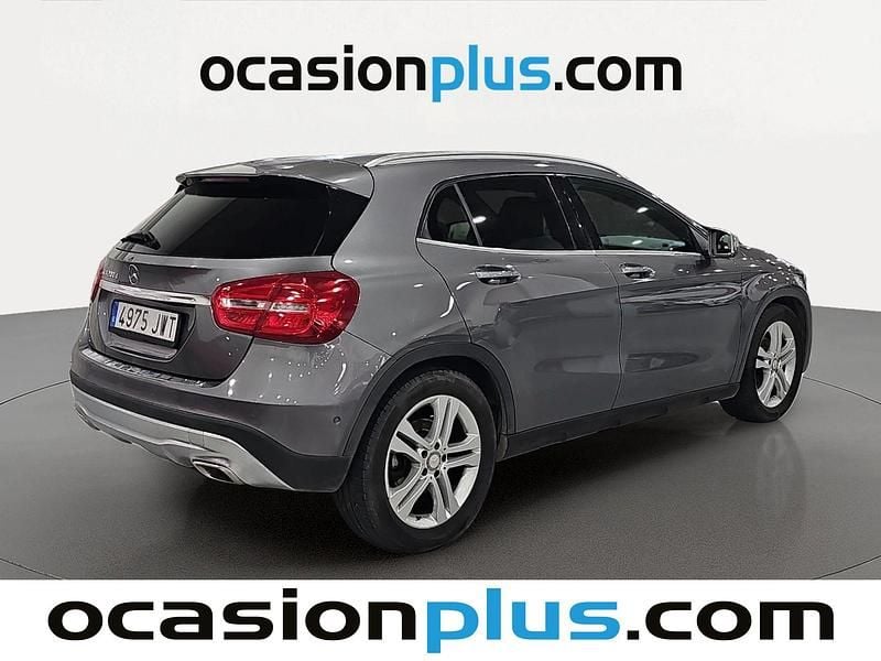 Usado Mercedes GLA200 AMG line 136 CV (100 kW) 2017 Gris SUV