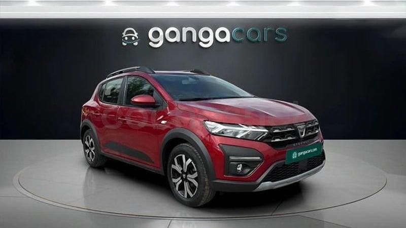 Usado Dacia Sandero Comfort 91 CV (66 kW) 2023 Rojo Berlina