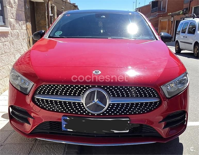Usado Mercedes A180 109 CV (80 kW) 2019 Rojo Berlina