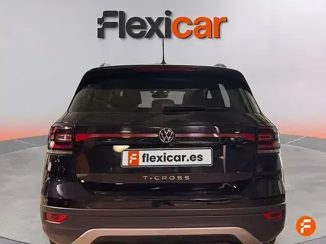 Usado VW T-Cross Advance 110 CV (80 kW) 2021 Negro SUV