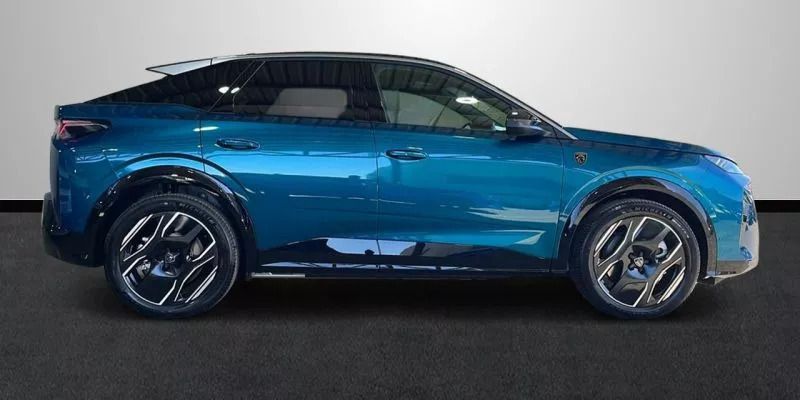 Usado Peugeot e-3008 GT 156 kW (213 CV) 2024 Azul claro SUV