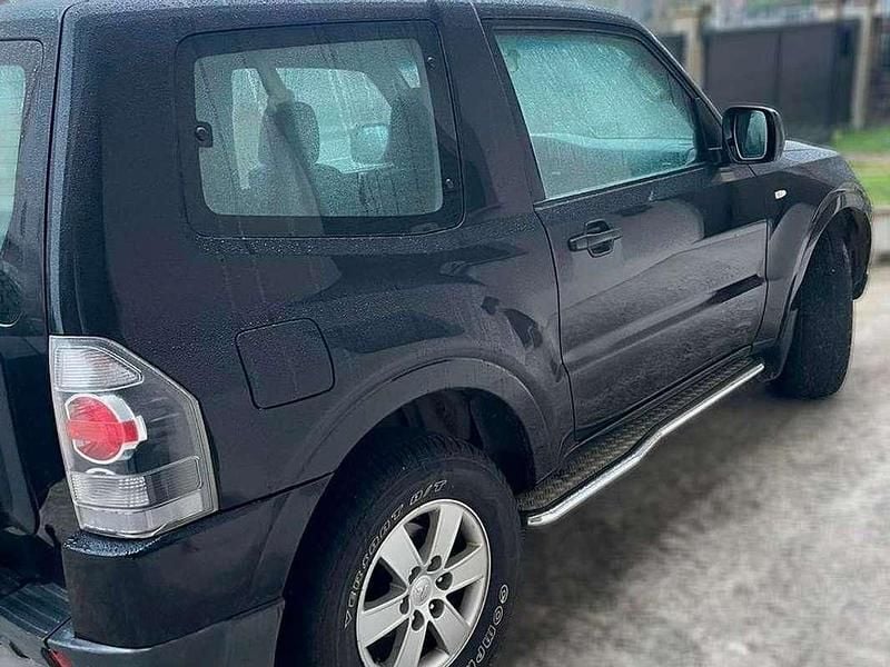 Usado Mitsubishi Montero Motion 200 CV (147 kW) 2010 Negro SUV