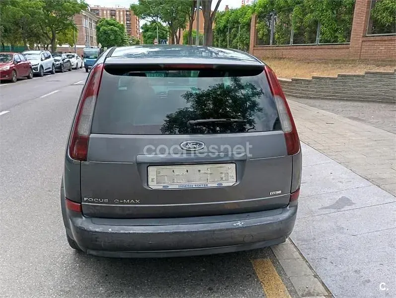Usado Ford C-MAX Trend 109 CV (80 kW) 2004 Gris / plata Monovolumen