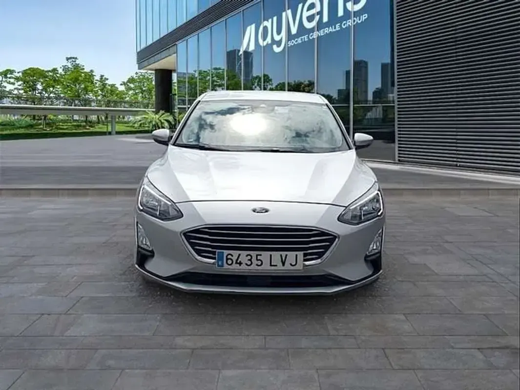 Usado Ford Focus Trend+ 125 CV (91 kW) 2021 Plateado Utilitario