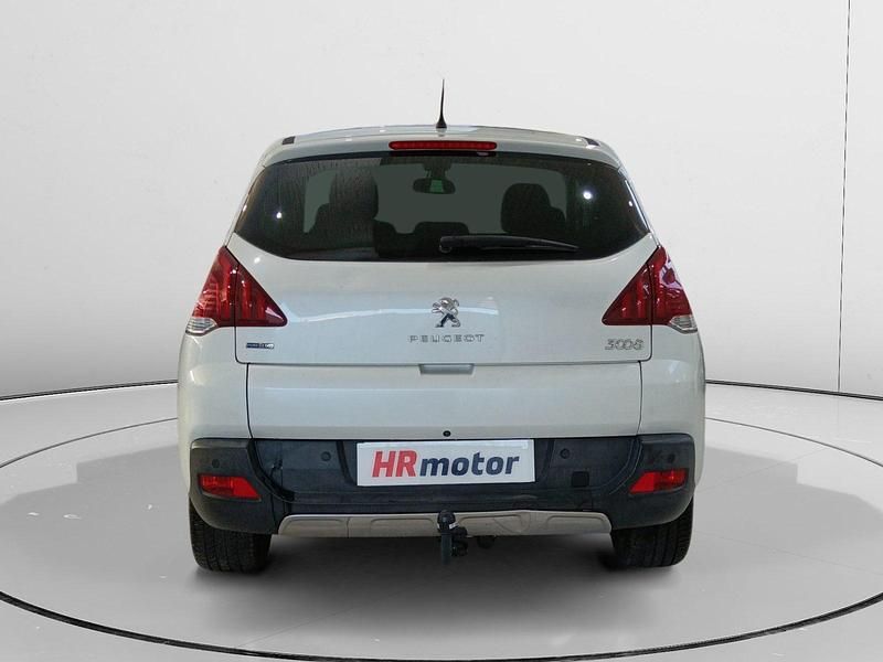 Usado Peugeot 3008 Allure 132 CV (97 kW) 2016 Blanco SUV