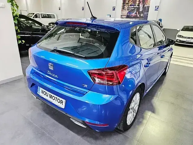 Usado Seat Ibiza FR 115 CV (84 kW) 2025 Azul Utilitario