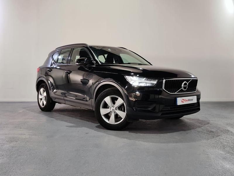 Negro Usado 2021 Volvo XC40 Momentum SUV | 26.490 € (Precio justo) - Imagen 1/4