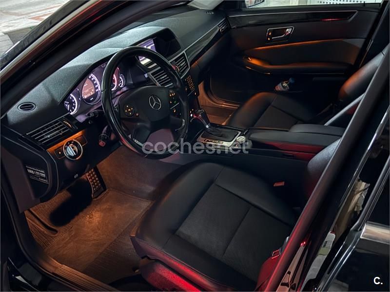 Usado Mercedes E220 Avantgarde 170 CV (125 kW) 2011 Negro Familiar