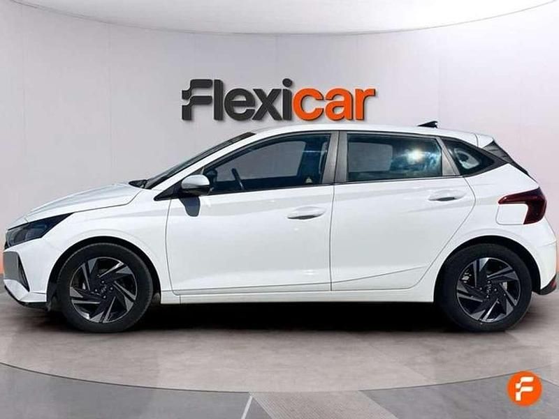 Usado Hyundai i20 84 CV (61 kW) 2021 Blanco Utilitario