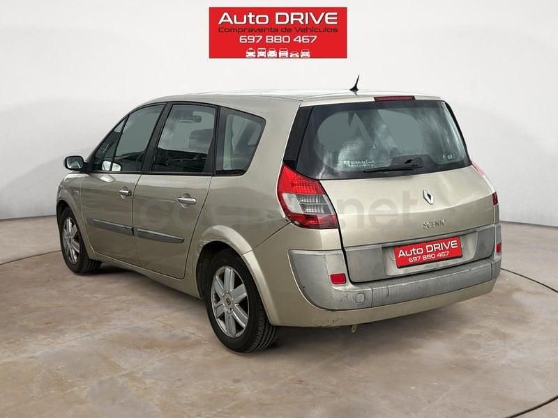 Usado Renault Grand Scénic II Dynamique 130 CV (95 kW) 2006 Beige Monovolumen