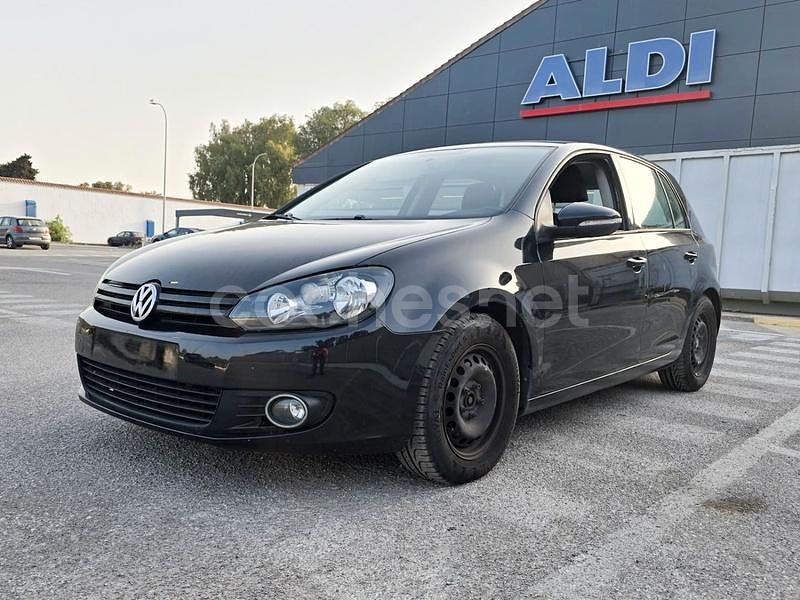 Usado VW Golf VI 105 CV (77 kW) 2011 Negro Utilitario