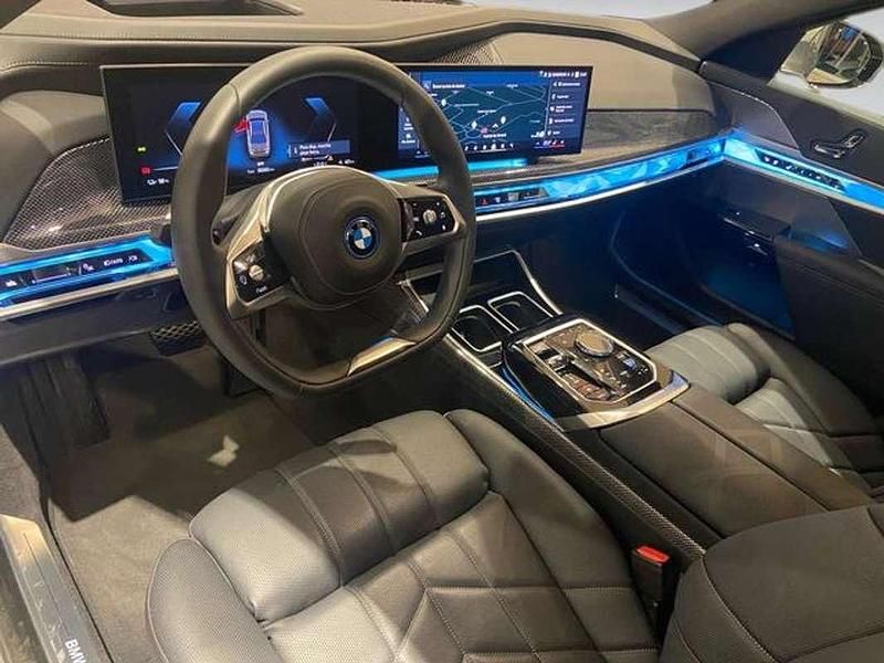 Usado BMW i7 400 kW (544 CV) 2024 Gris Berlina