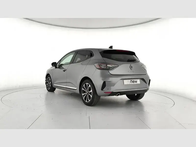 Usado Renault Clio V Techno 100 CV (73 kW) 2025 Gris Berlina