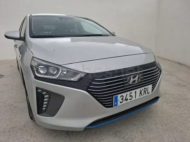 Usado Hyundai Ioniq 141 CV (103 kW) 2018 Gris / plata Utilitario