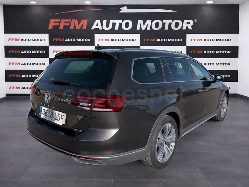 Usado VW Passat Alltrack 200 CV (147 kW) 2020 Negro Familiar