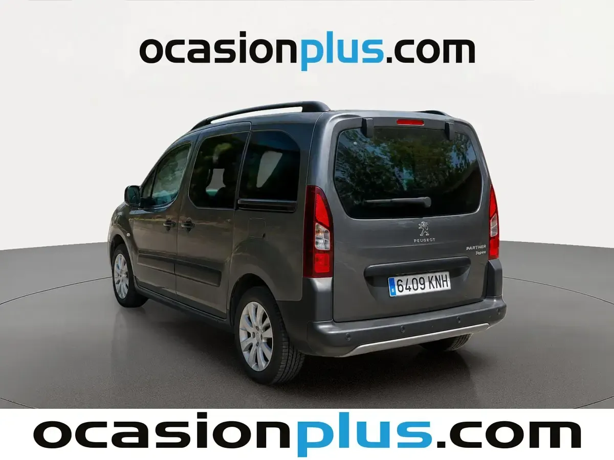 Usado Peugeot Partner Tepee 120 CV (88 kW) 2018 Gris Monovolumen