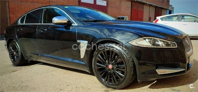 Negro Usado 2012 Jaguar XF Luxury Berlina | 11.900 € (Precio justo) - Imagen 1/4