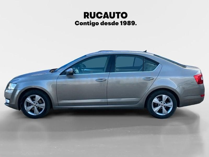 Usado Skoda Octavia Ambition 105 HP (77 kW) 2015 Bege Citadino