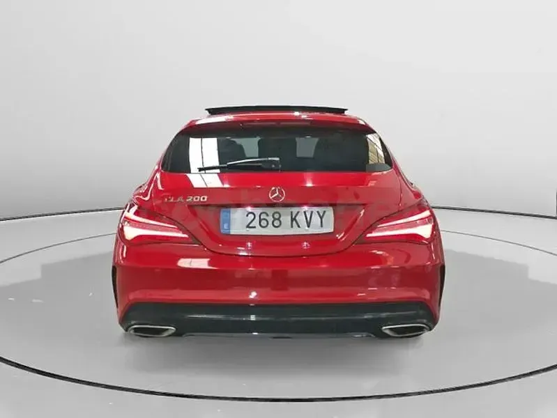 Usado Mercedes CLA200 Shooting Brake 163 CV (119 kW) 2019 Rojo Familiar