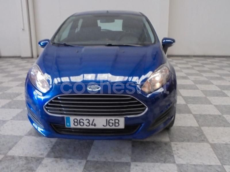 Azul Usado 2015 Ford Fiesta Trend Berlina | 7350 € (Precio justo) - Imagen 1/4