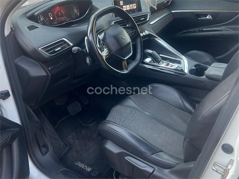 Usado Peugeot 3008 Allure 130 CV (95 kW) 2018 Blanco SUV
