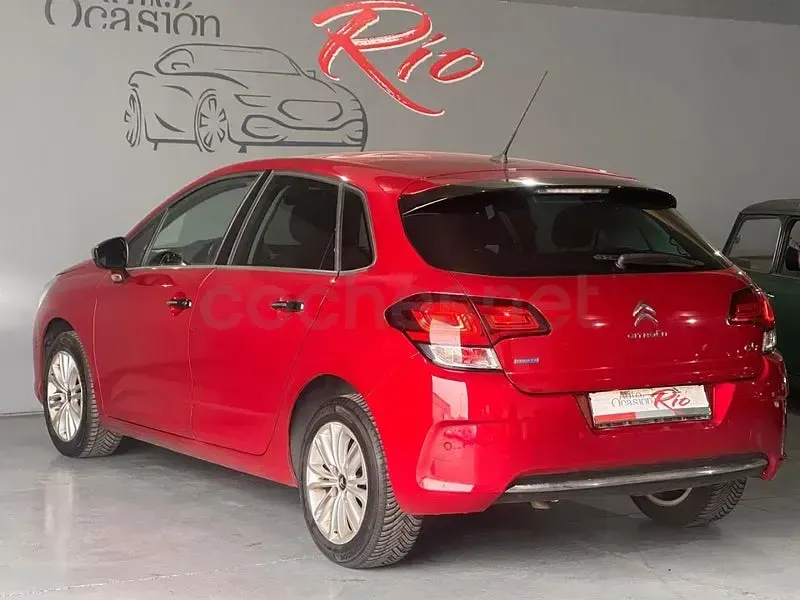 Usado Citroën C4 114 CV (83 kW) 2015 Granate Berlina