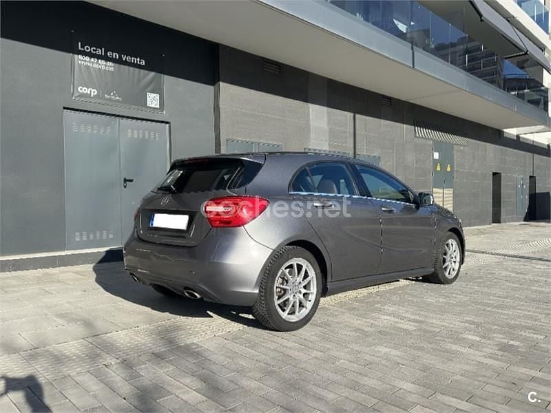 Usado Mercedes A250 Style 211 CV (155 kW) 2013 Gris / plata Berlina