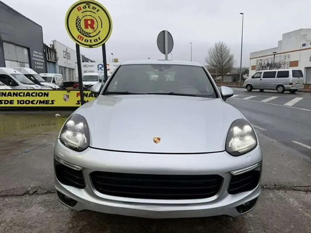 Usado Porsche Cayenne Diesel Platinum Edition 262 CV (192 kW) 2016 Gris SUV