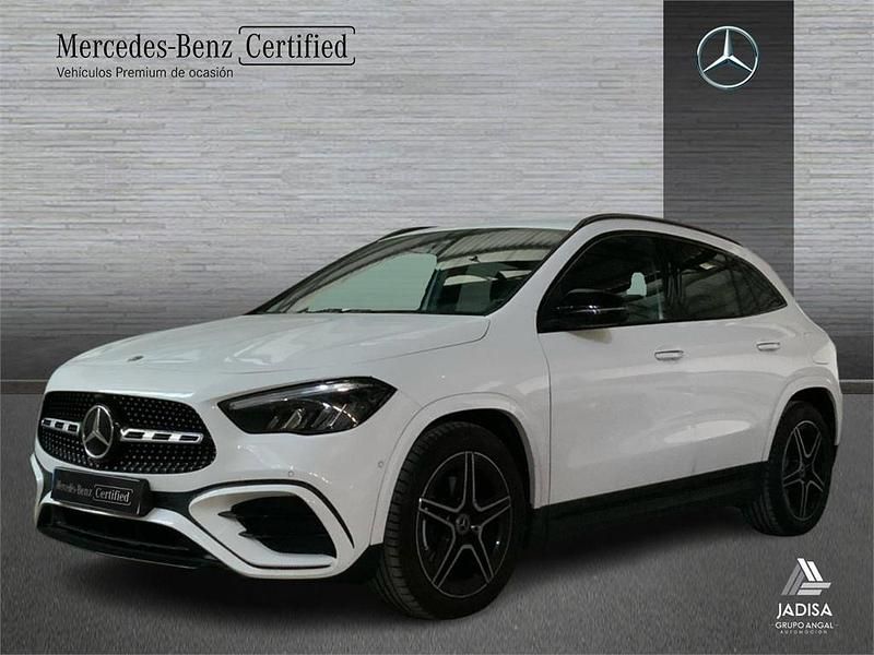 Usado Mercedes GLA200 AMG line 163 CV (119 kW) 2024 Blanco SUV