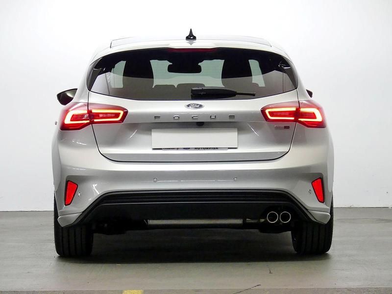 Usado Ford Focus ST-Line X 125 CV (91 kW) 2023 Plata Utilitario