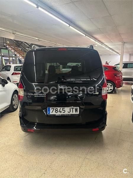 Usado Ford Tourneo Courier Titanium 100 CV (73 kW) 2016 Negro Monovolumen