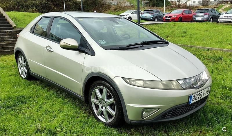 Beige Usado 2007 Honda Civic Comfort Berlina | 4300 € (Precio justo) - Imagen 1/4