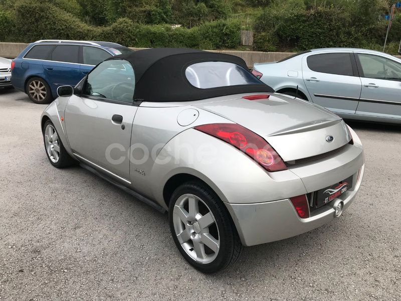 Usado Ford StreetKa 95 CV (69 kW) 2003 Gris / plata Descapotable