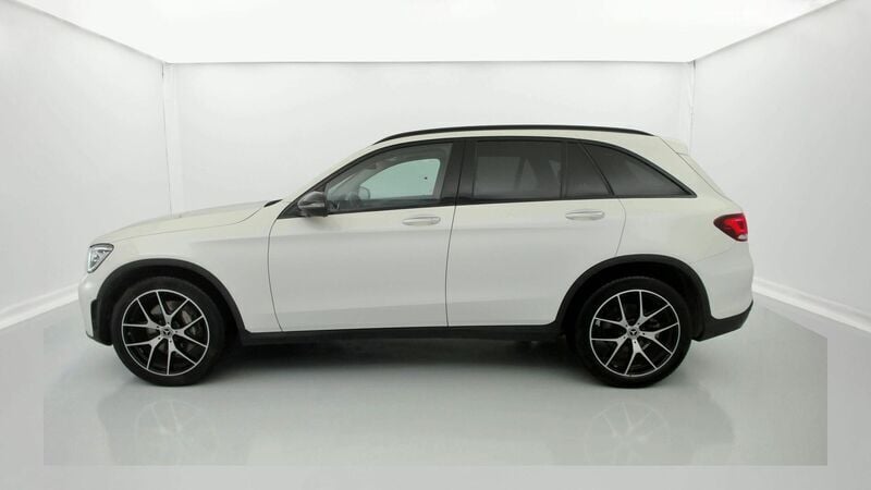 Usado Mercedes GLC220 AMG line 245 CV (180 kW) 2022 Blanco diamante