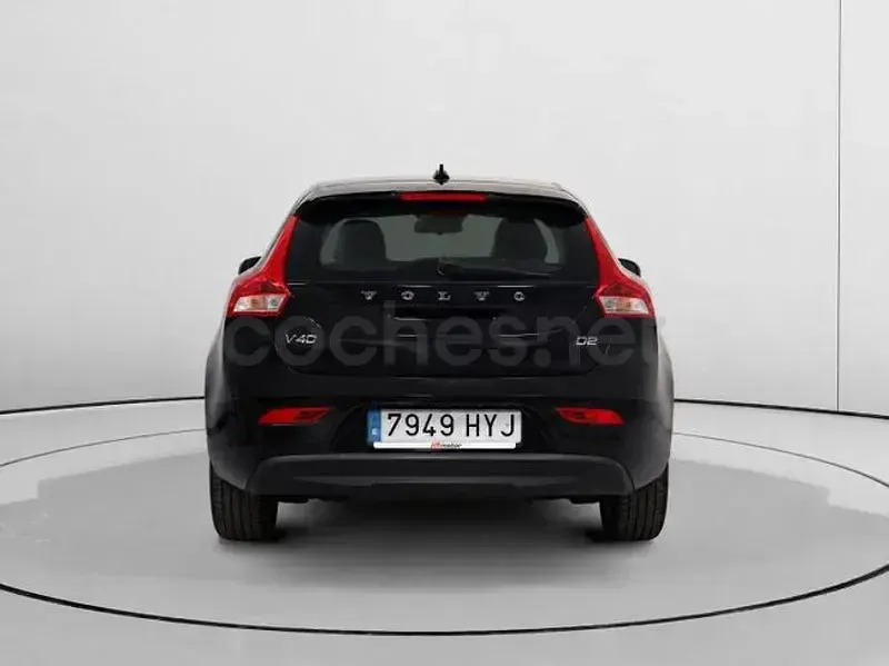 Usado Volvo V40 Kinetic 115 CV (84 kW) 2014 Negro Berlina