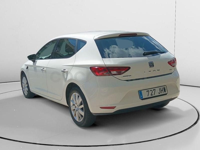 Usado Seat Leon Reference 111 CV (81 kW) 2015 Blanco Utilitario