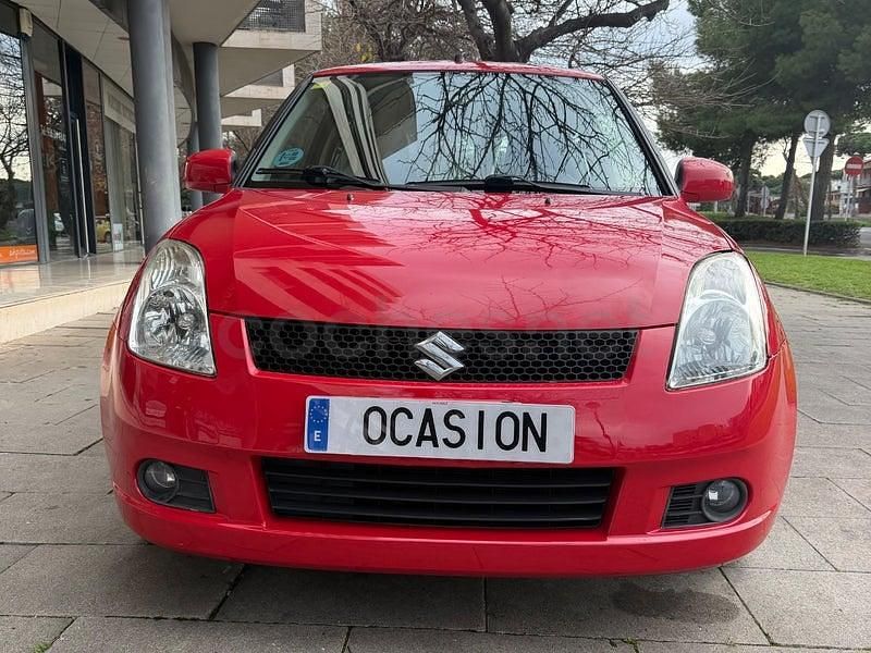 Usado Suzuki Swift GL 92 CV (67 kW) 2006 Rojo Berlina