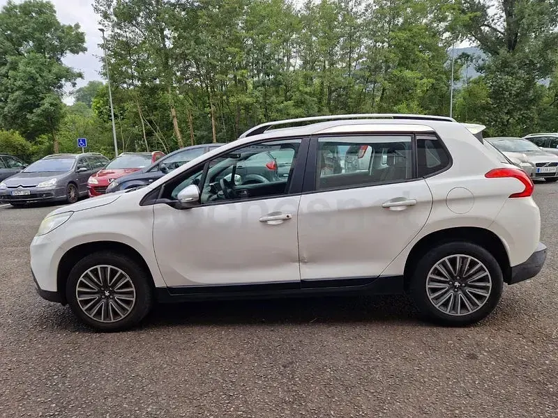 Usado Peugeot 2008 Active 82 CV (60 kW) 2014 Blanco SUV