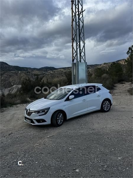 Usado Renault Mégane GT Line GT-Line 130 CV (95 kW) 2017 Blanco Berlina