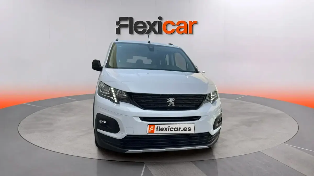 Usado Peugeot Rifter Allure 100 CV (73 kW) 2023 Blanco Monovolumen