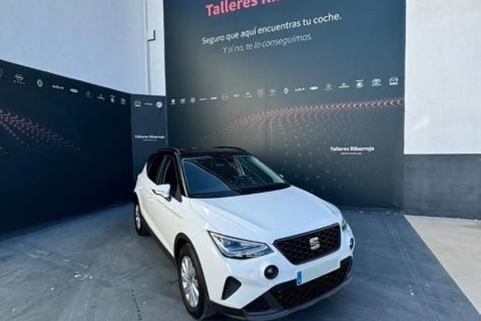 Usado Seat Arona Style 110 CV (80 kW) 2021 Blanco SUV