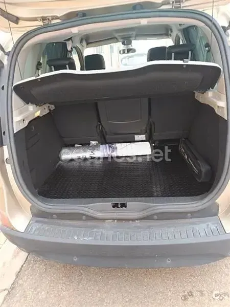 Usado Renault Scénic III Bose Edition 110 CV (80 kW) 2016 Beige Monovolumen