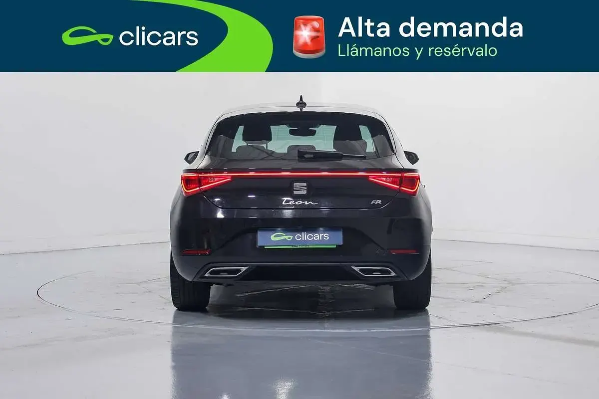 Usado Seat Leon FR 116 CV (85 kW) 2025 Negro Utilitario