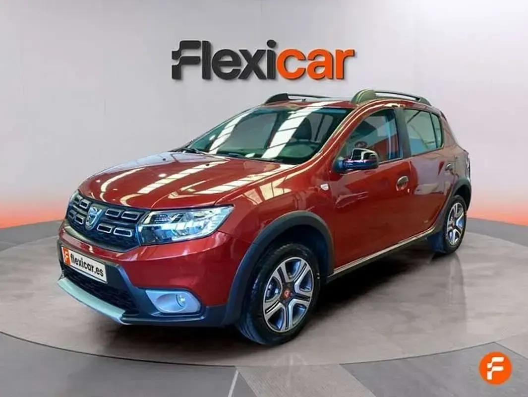 Usado Dacia Sandero 90 CV (66 kW) 2019 Rojo Berlina