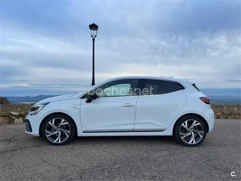 Usado Renault Clio V RS Line 100 CV (73 kW) 2020 Blanco Berlina