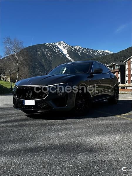 Usado Maserati Levante 430 CV (316 kW) 2019 Gris / plata SUV