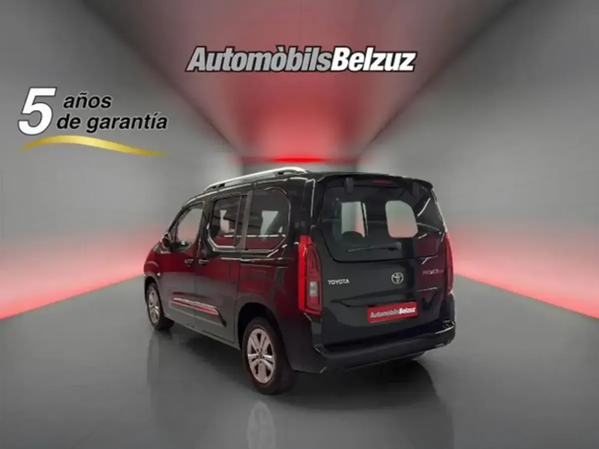 Używany Toyota Proace Verso Active 110 KM (80 kW) 2021 Czarny Kombi