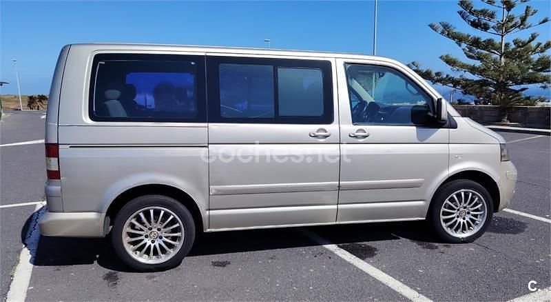 Käytetty VW Multivan Comfortline 130 HP (95 kW) 2006 Peessi Tila-auto