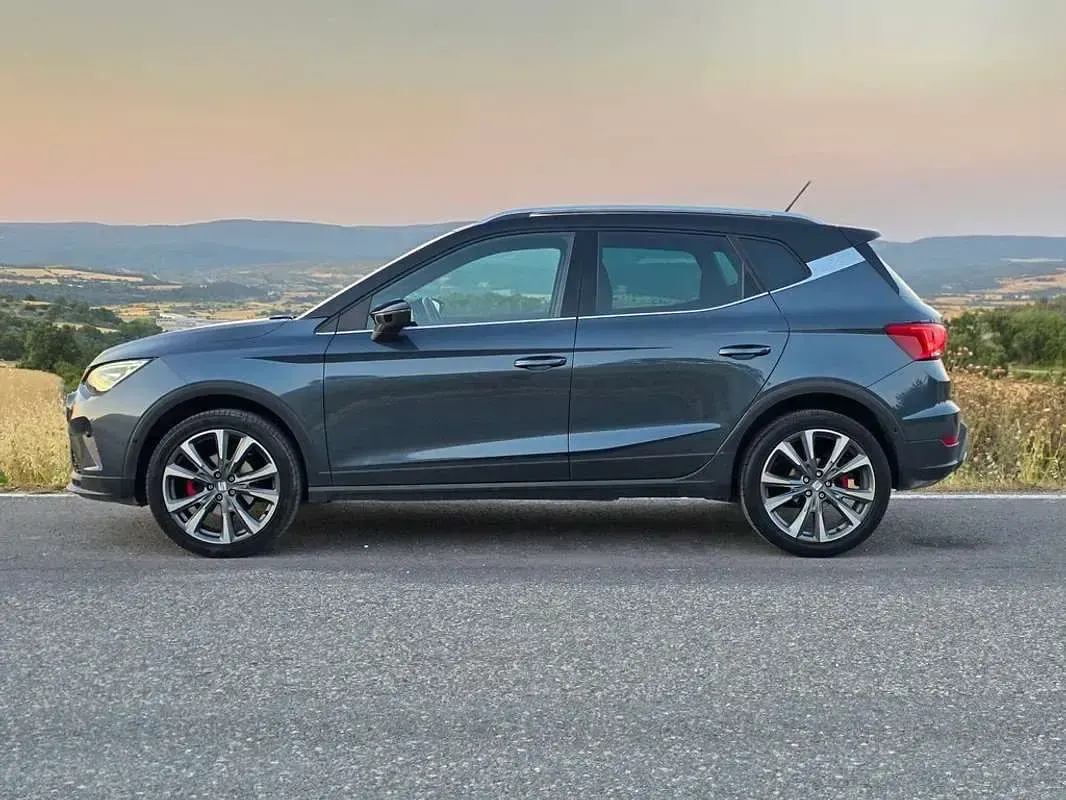 Usado Seat Arona FR 150 CV (110 kW) 2024 Gris SUV